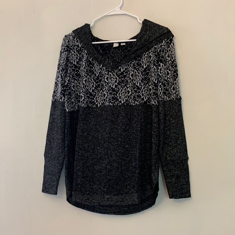 Melrose and Market long sleeve black and gray hooded sweatshirt Size M NWT